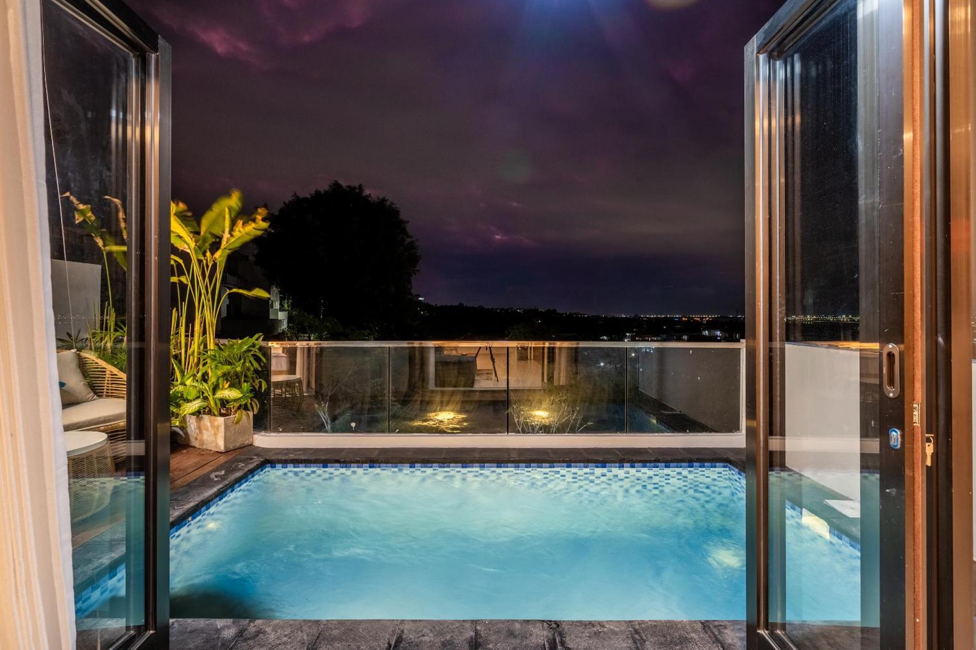 The Peak - 2br Luxury Hill Villa *