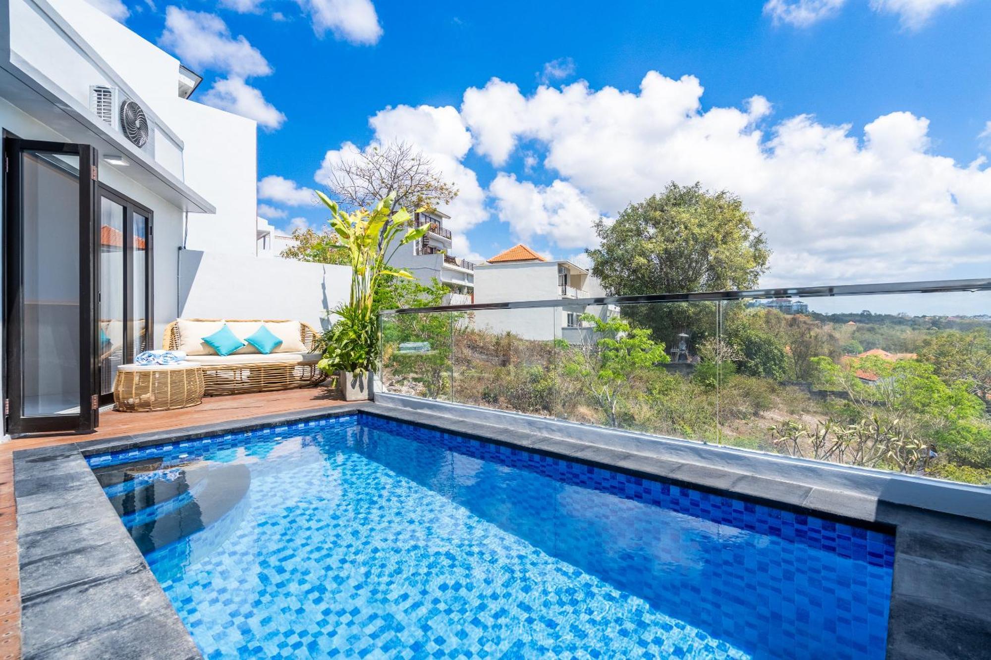 The Peak - 2br Luxury Hill Villa